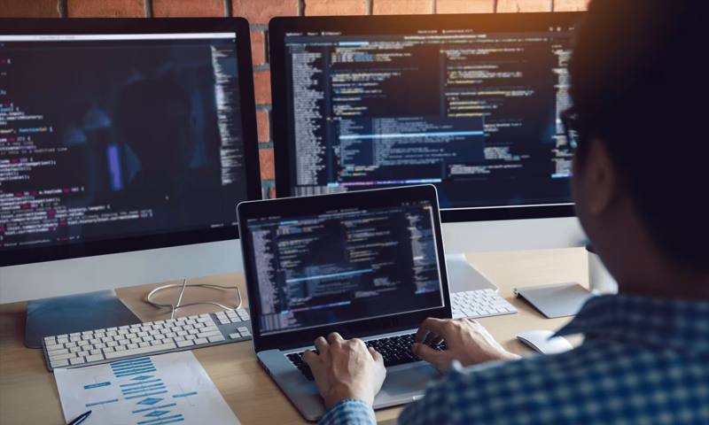 数据科学选型:R与Python如何赋能九龙坡区网站建设?